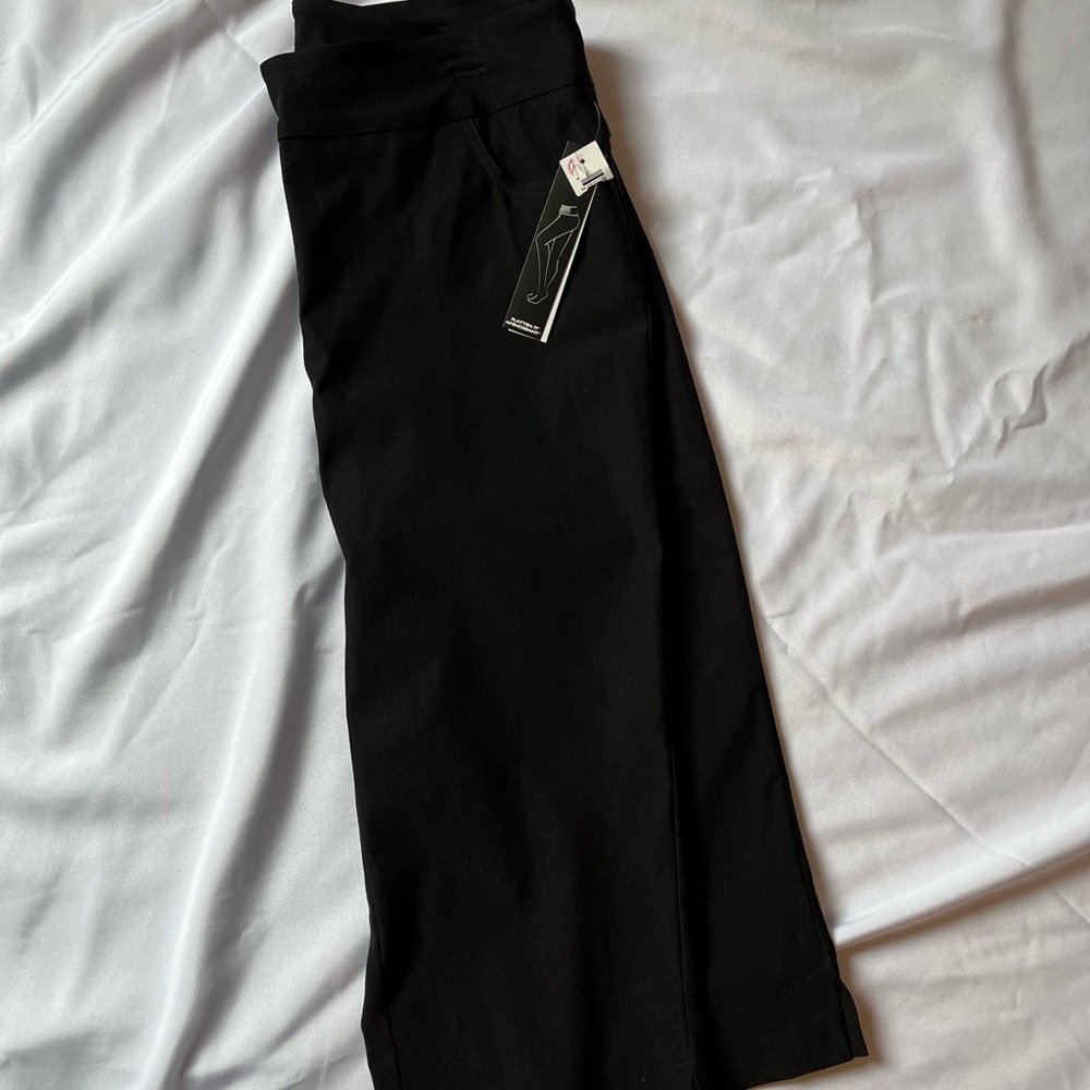 NWT Tribal Flatten It Capri Stretchy Pants